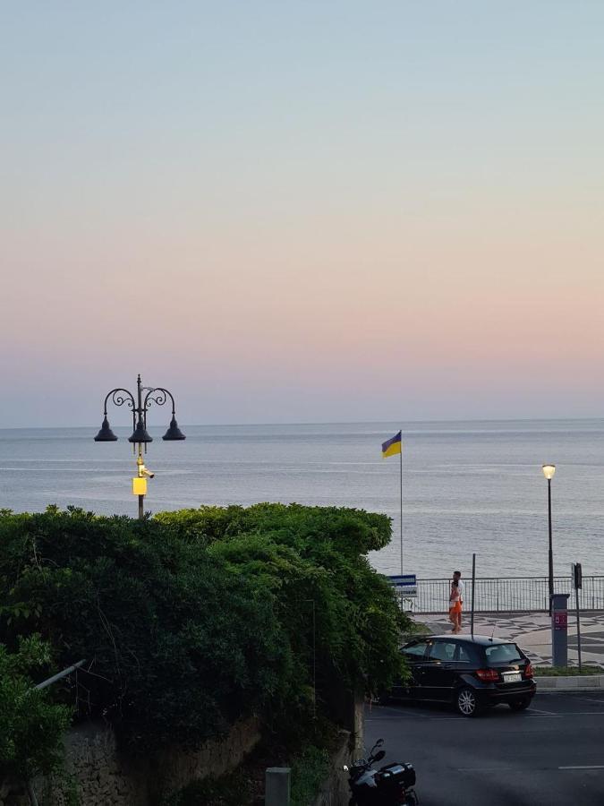 B&B Lungomare Диаманте Екстериор снимка
